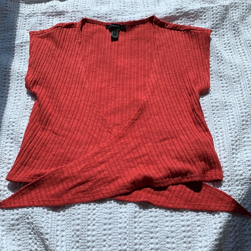 Crop top, Tie in the front.
